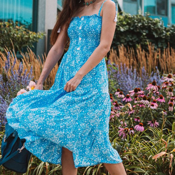 BEACHGOLD Dresses & Skirts - Midi Ruched Dress